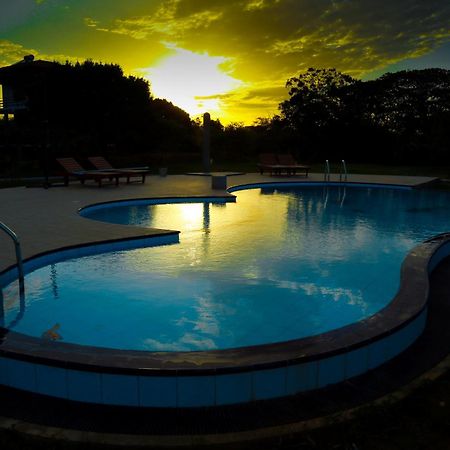 Lake Villa Resort Tissamaharama Kültér fotó