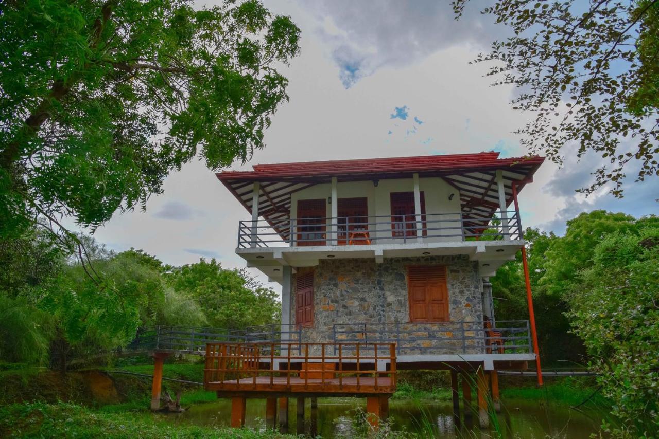 Lake Villa Resort Tissamaharama Kültér fotó