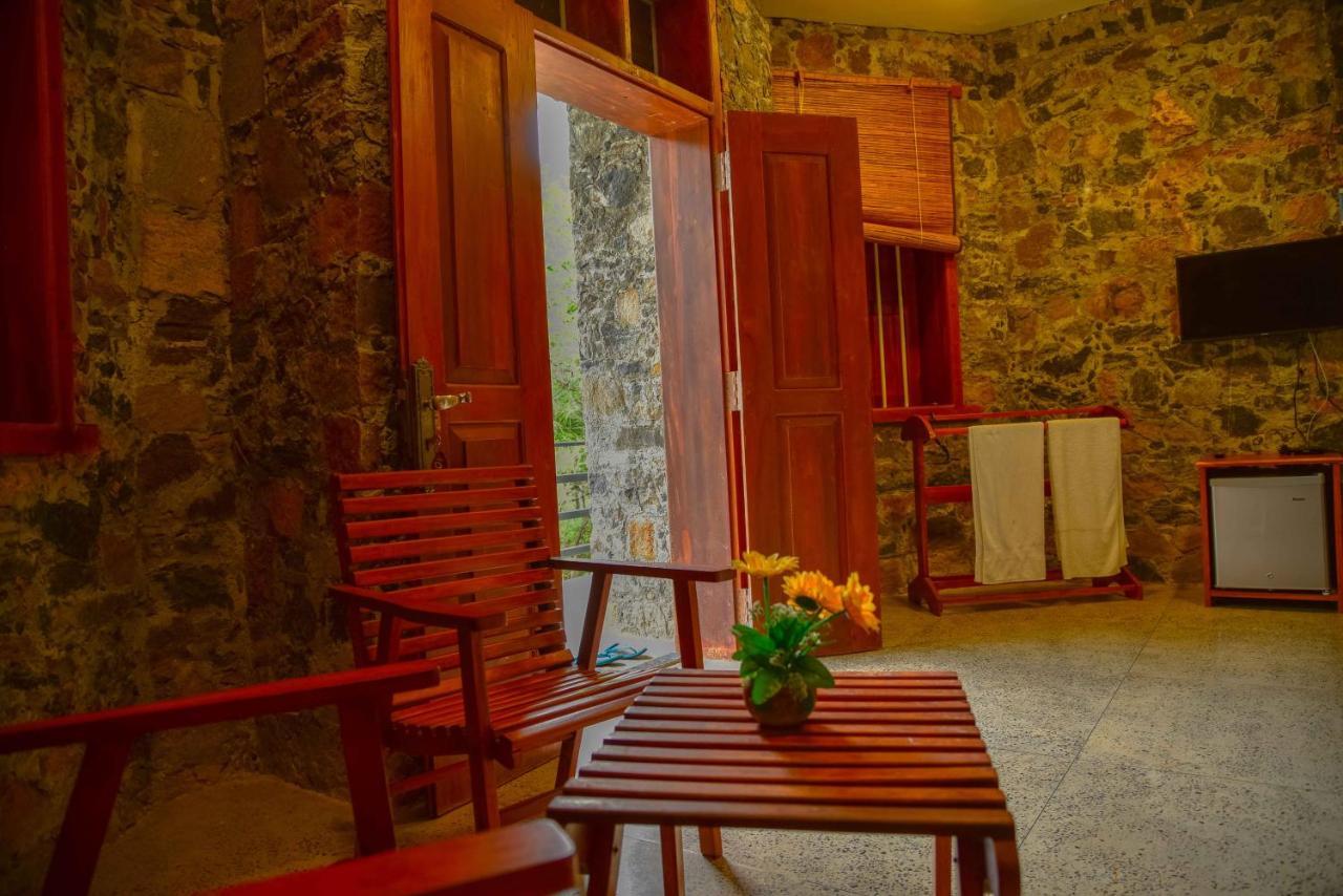 Lake Villa Resort Tissamaharama Kültér fotó