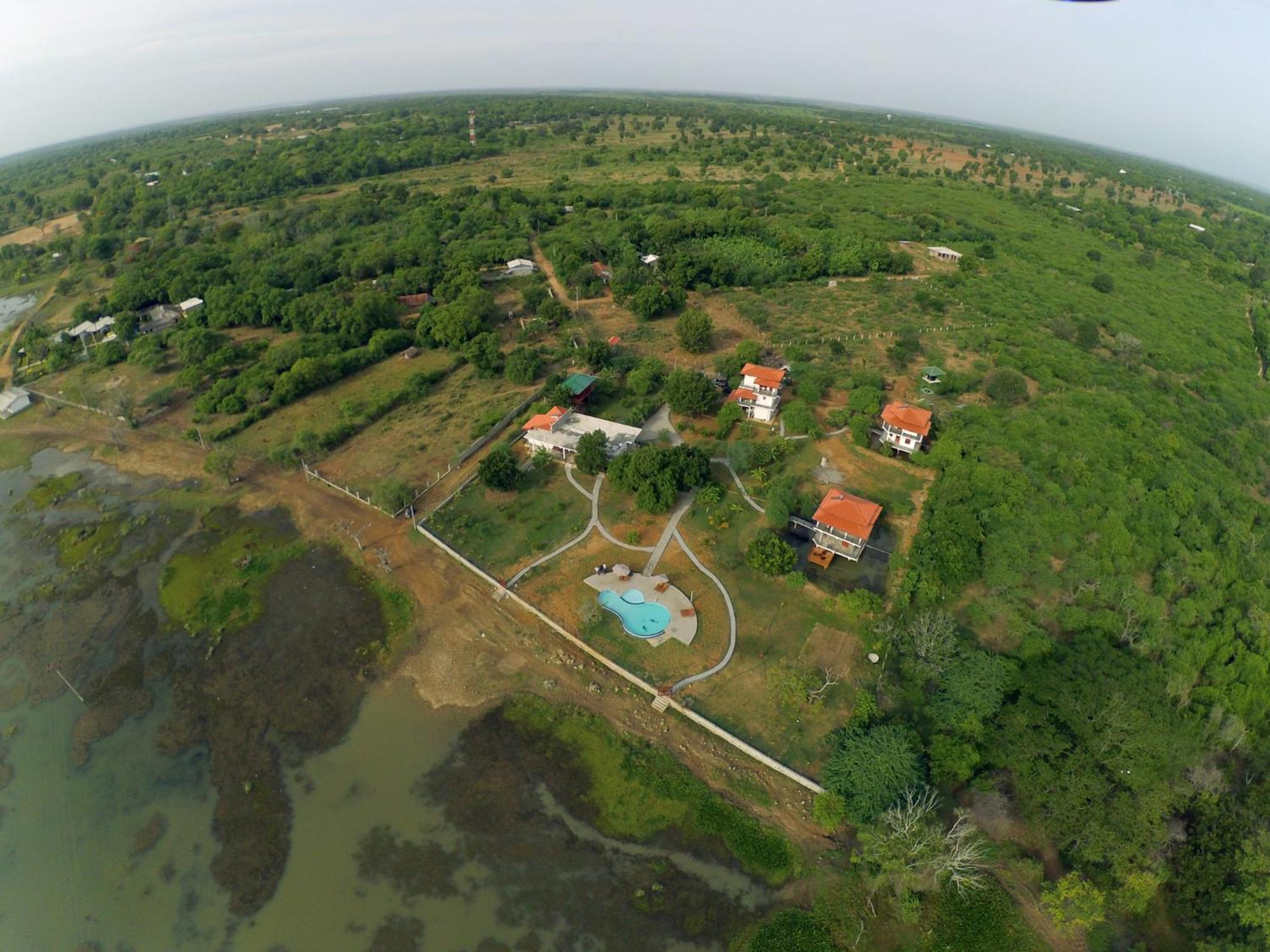 Lake Villa Resort Tissamaharama Kültér fotó