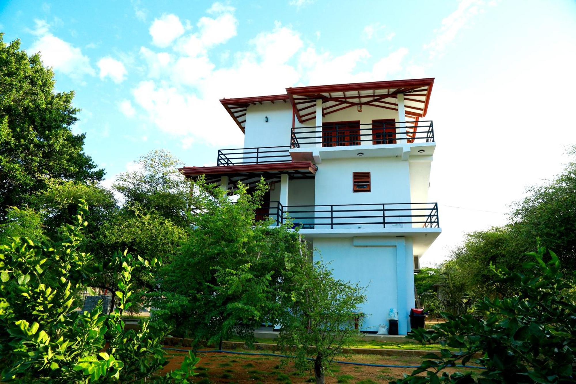 Lake Villa Resort Tissamaharama Kültér fotó