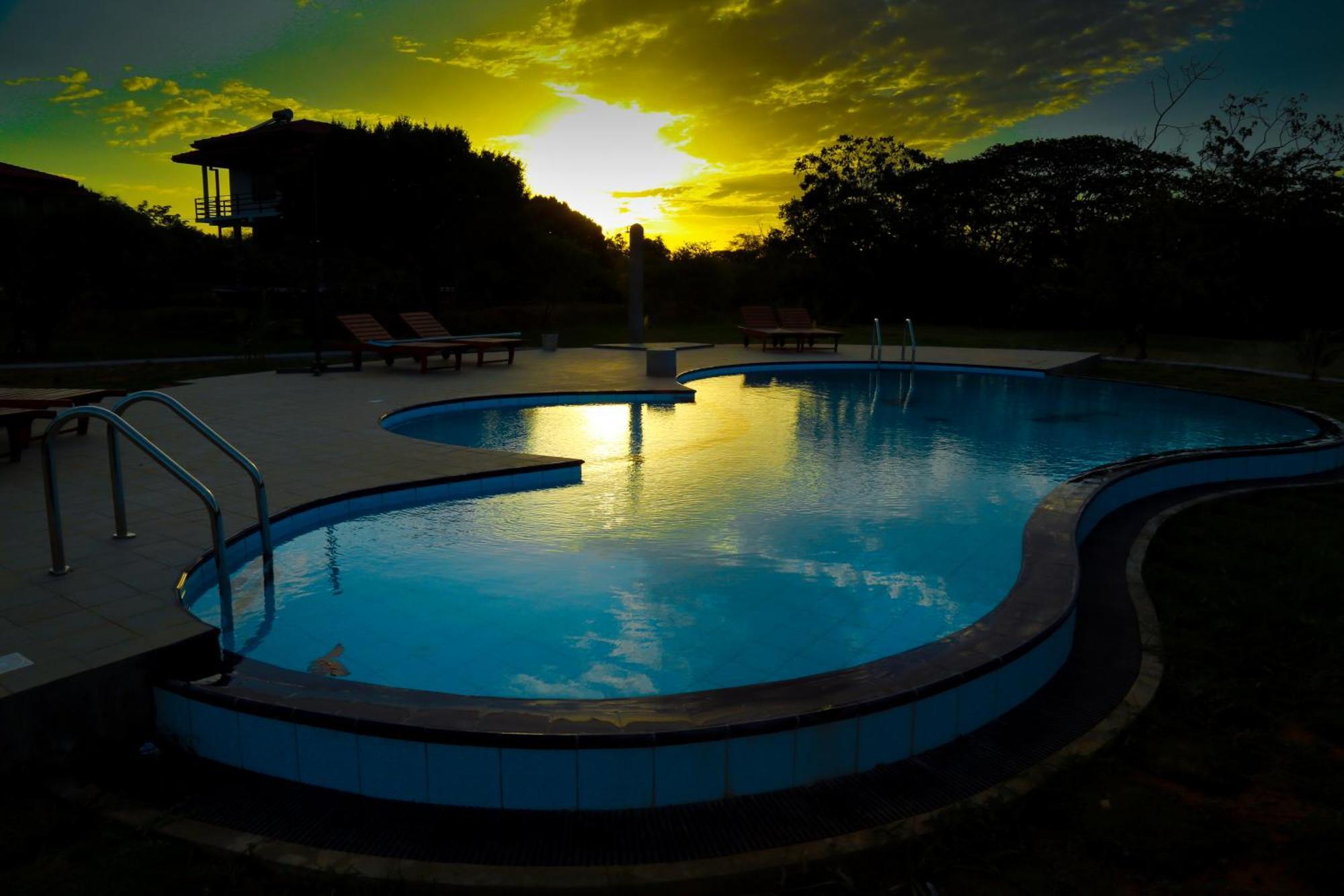 Lake Villa Resort Tissamaharama Kültér fotó