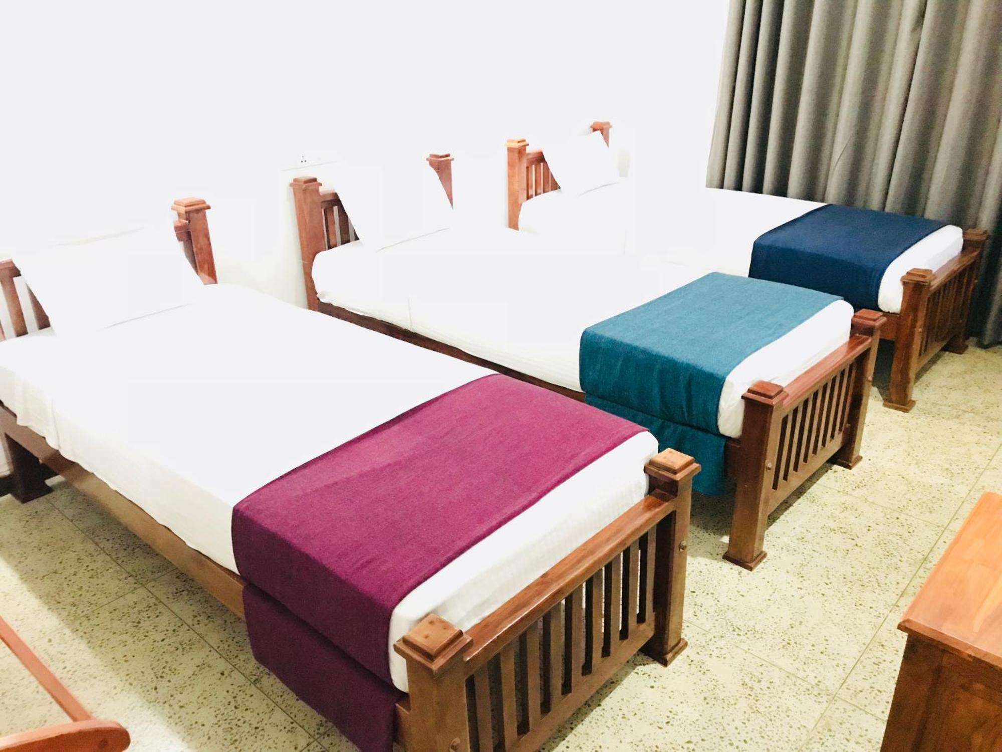 Lake Villa Resort Tissamaharama Kültér fotó