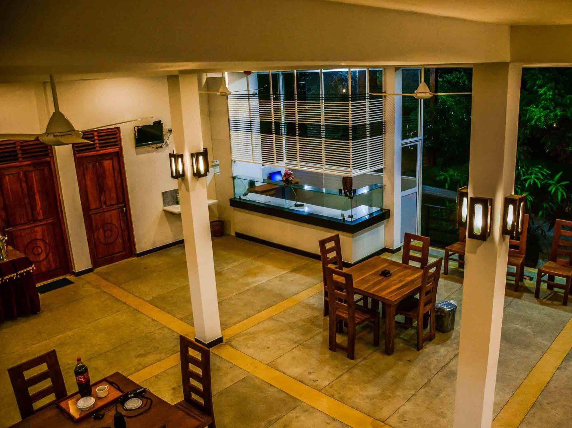 Lake Villa Resort Tissamaharama Kültér fotó